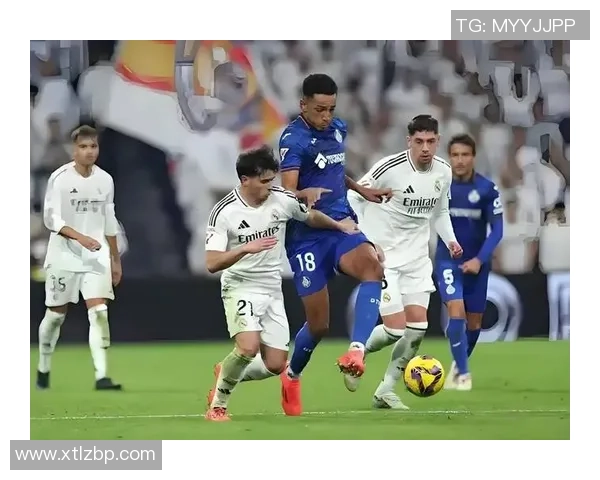 西甲焦点战巴萨强势3-0击败热刺赛场瞬间引发热烈反响